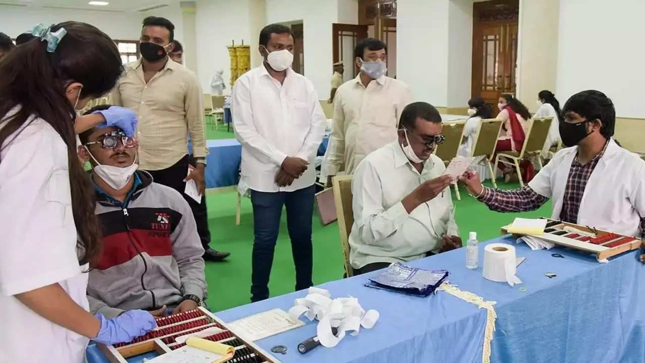 karnataka ashakirana scheme free eye checkup and spectacles news