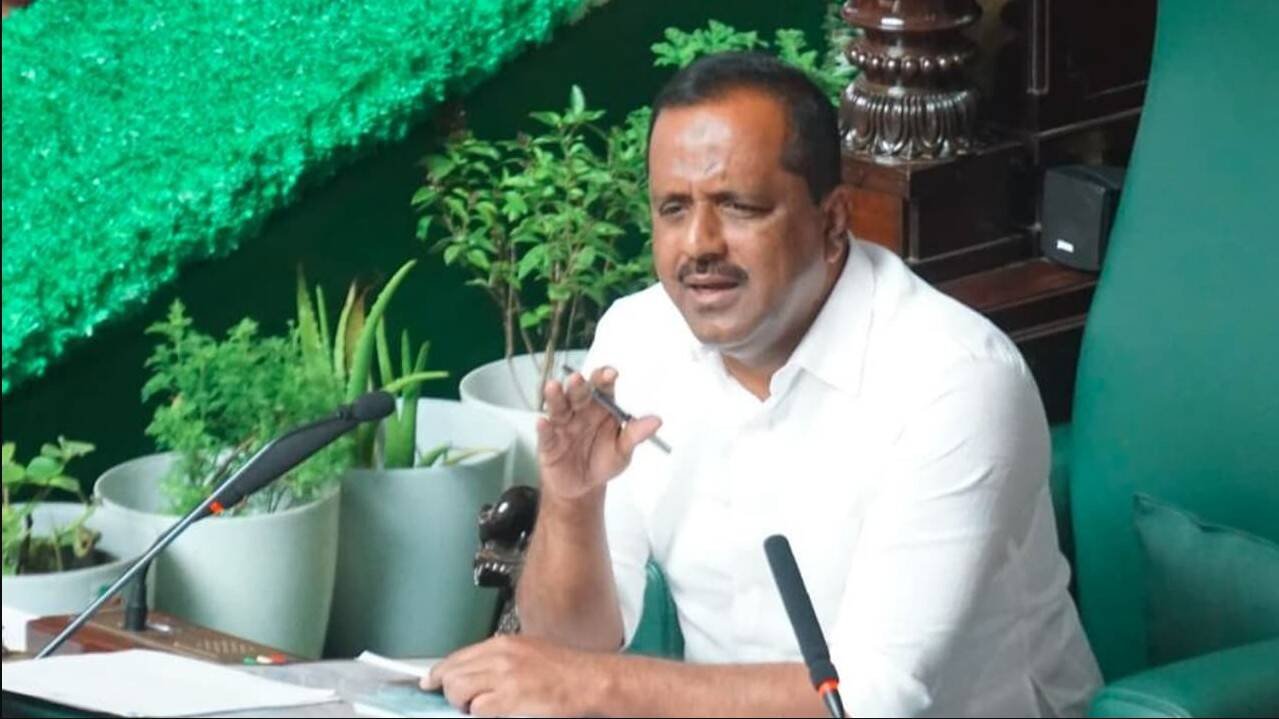 ಅರ್ಧರಾತ್ರಿ ಕಳೆದರೂ ನಿಲ್ಲದ ಮೀಟಿಂಗ್: ಆರೋಗ್ಯ ಇಲಾಖೆಗೆ ಚುರುಕು ಮುಟ್ಟಿಸಿದ ಸಚಿವ ಯು.ಟಿ. ಖಾದರ್!