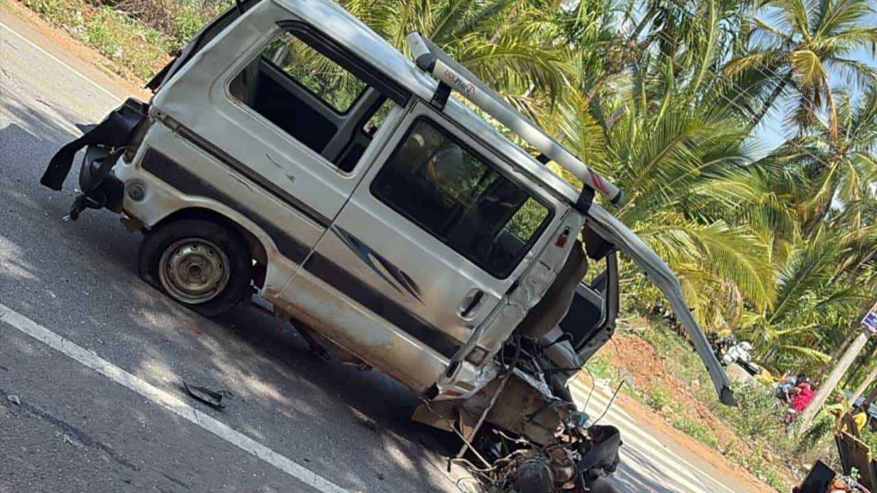 ಭೀಕರ ರಸ್ತೆ ಅಪಘಾತ; ಒಂದೇ ಕುಟುಂಬದ ಮೂವರು ಬಲಿ! ಎರಡು ಕಾರುಗಳು ಮುಖಾಮುಖಿ ಡಿಕ್ಕಿ