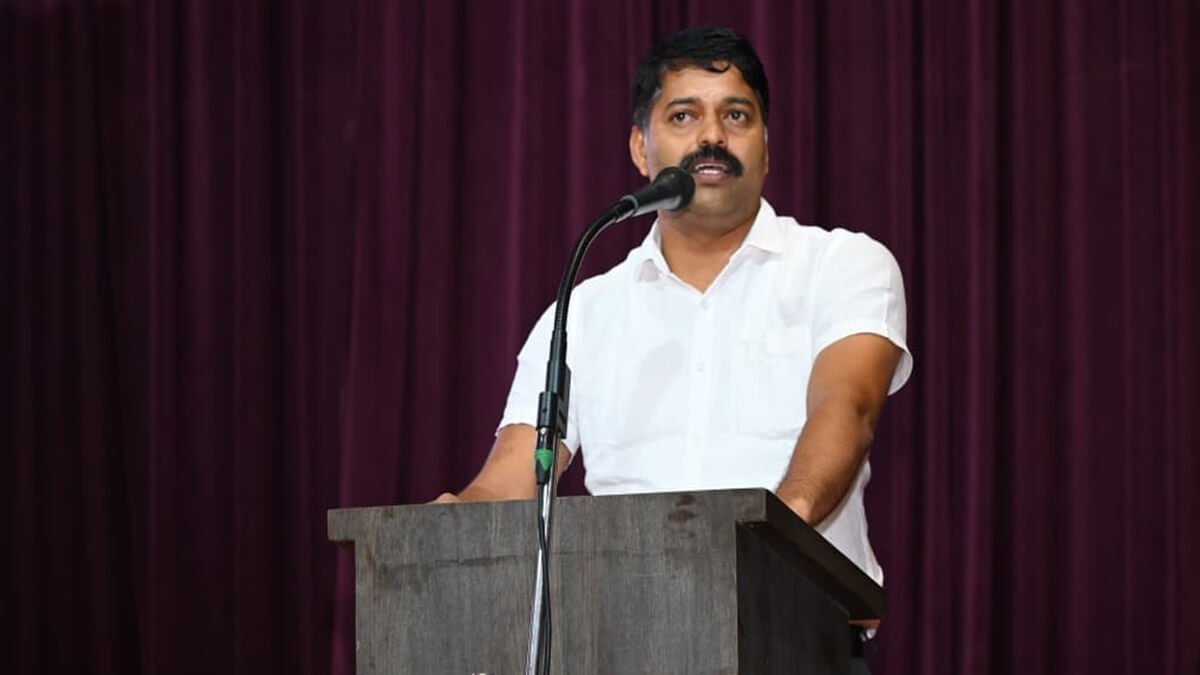 kundapura Vandaru Sri Krishnaprasad Foundation donates 93 lakh aid distribution