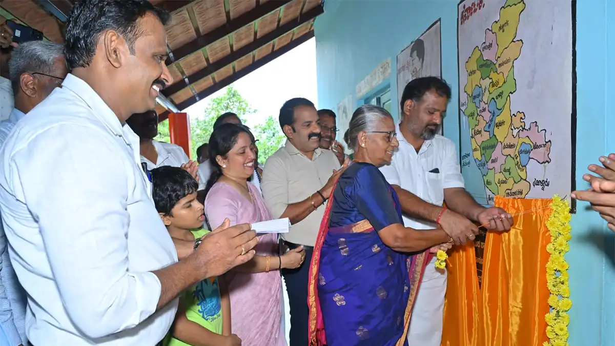 Entrepreneur Jayaprakash Shetty Saves Century-Old School Donates 20 Lakh Rupees to Government School