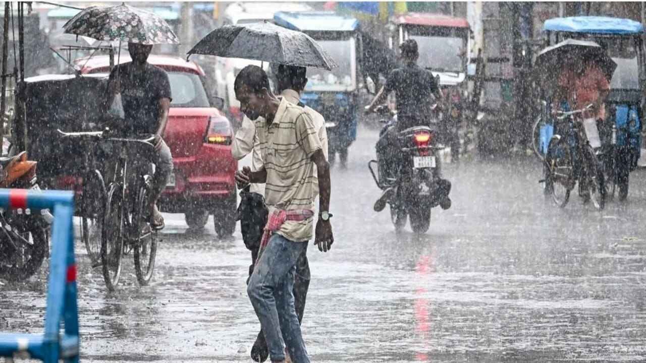 ಮುಂದಿನ 24 ಗಂಟೆ ಭಾರೀ ಮಳೆ ಮುನ್ಸೂಚನೆ; ಉಡುಪಿ, ಉತ್ತರ ಕನ್ನಡಕ್ಕೆ ರೆಡ್ ಅಲರ್ಟ್!
