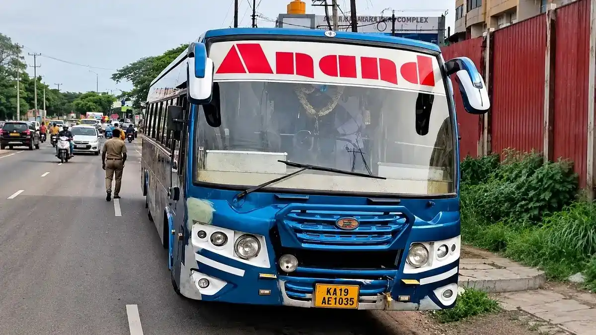 ಕಾಪು: ಬಸ್ ಟೈಮಿಂಗ್ಸ್ ವಿಚಾರಕ್ಕೆ ಗಲಾಟೆ; ಎಕ್ಸ್ಪ್ರೆಸ್ ಬಸ್ಗಳ ನಡುವೆ ಉದ್ದೇಶಪೂರ್ವಕ ಡಿಕ್ಕಿ