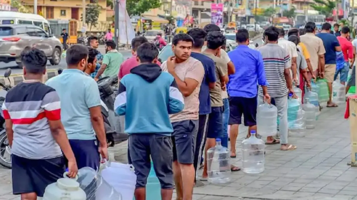 ಸಿಲಿಕಾನ್ ಸಿಟಿ ಬೆಂಗಳೂರಿಗೆ ತಟ್ಟಿದ ಮಳೆಯ ಕೊರತೆ ; ವಾಹನ ತೊಳೆದ್ರೆ, ಈಜುಕೊಳಕ್ಕೆ ನೀರು ಬಳಕೆಗೆ ನಿಷೇಧ